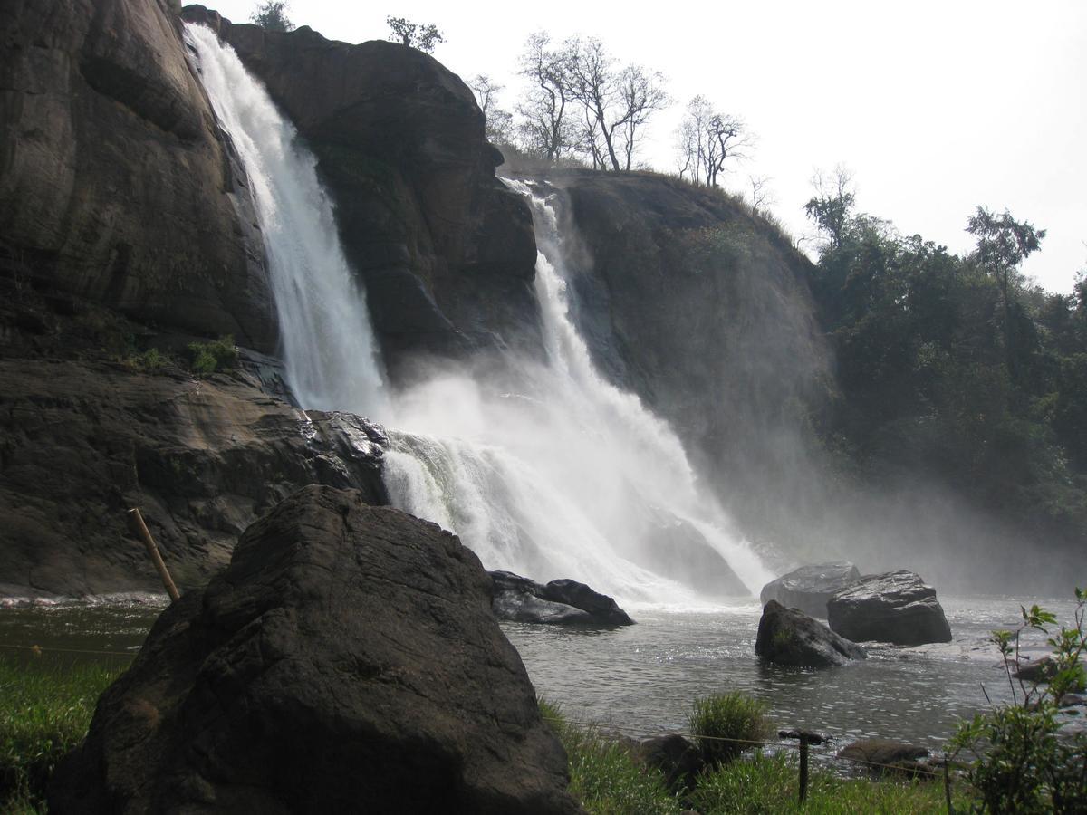 Magic Land Resorts Athirapally Irinjalakuda Eksteriør bilde
