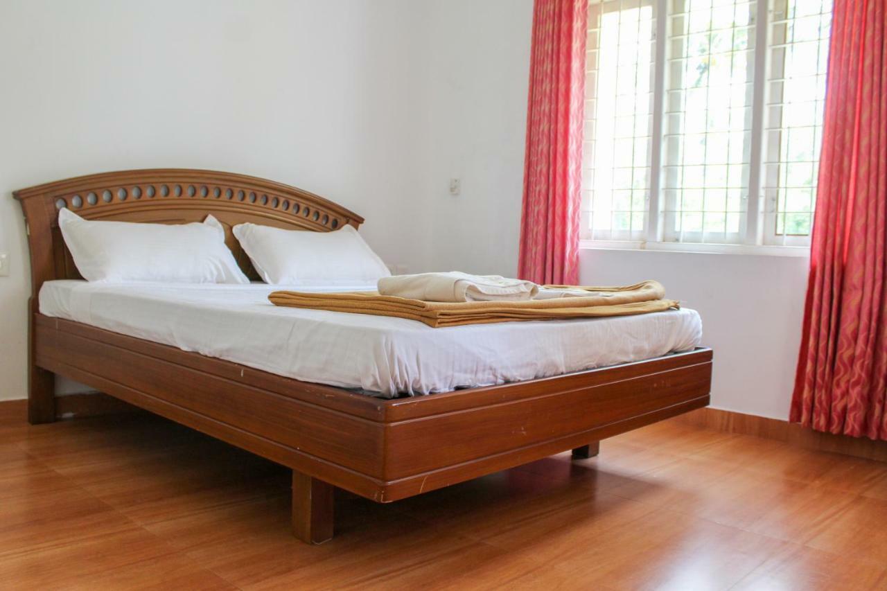 Magic Land Resorts Athirapally Irinjalakuda Eksteriør bilde